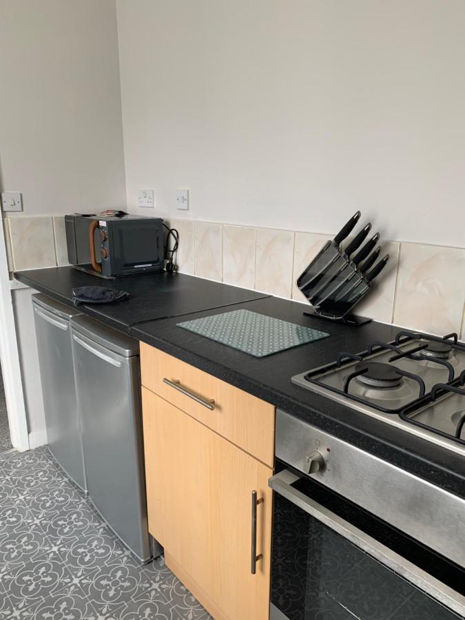 The Greens Apartment Farnworth Экстерьер фото